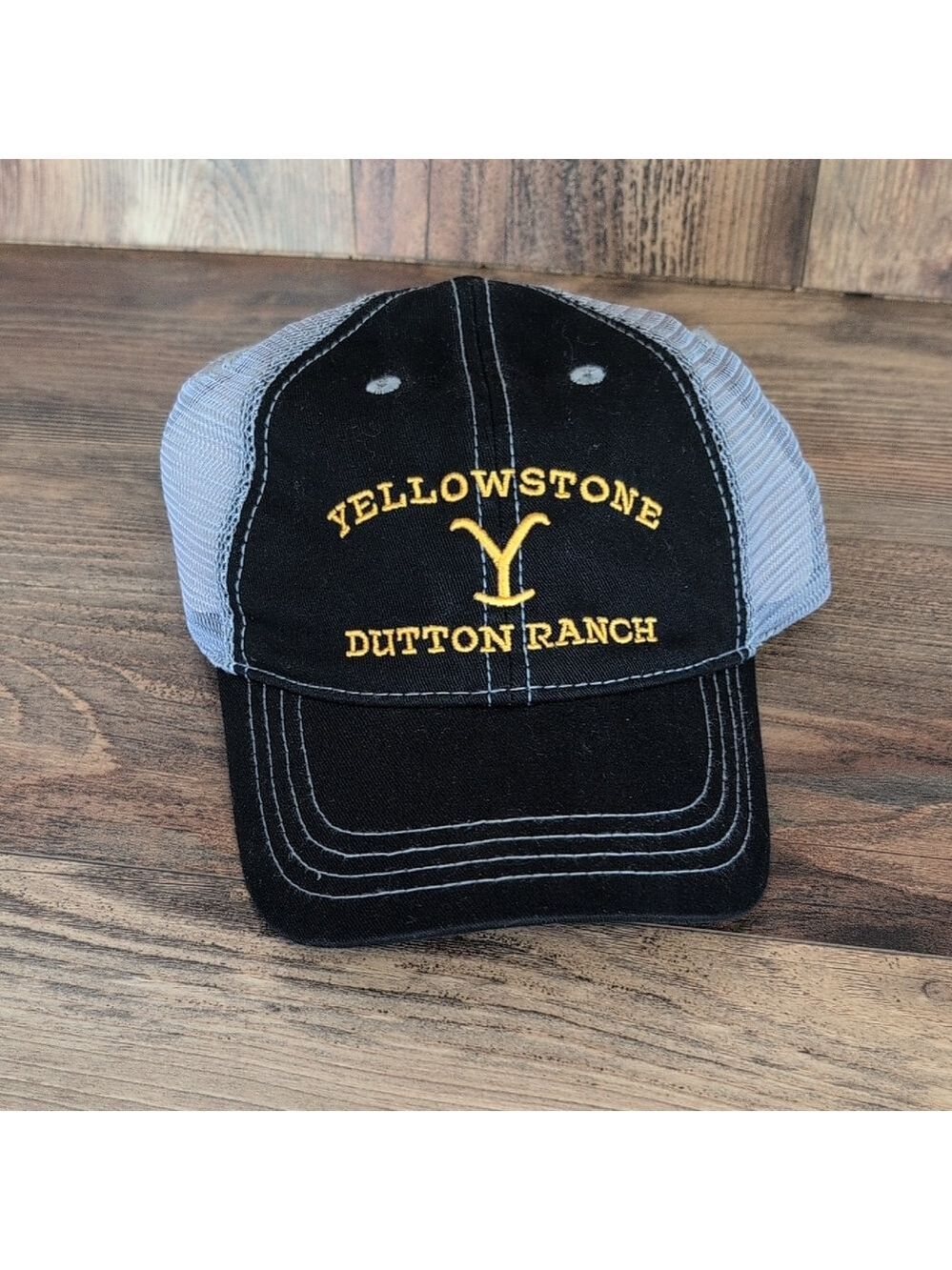 NWT Yellowstone Dutton Ranch Black and Gray Cap                 M363